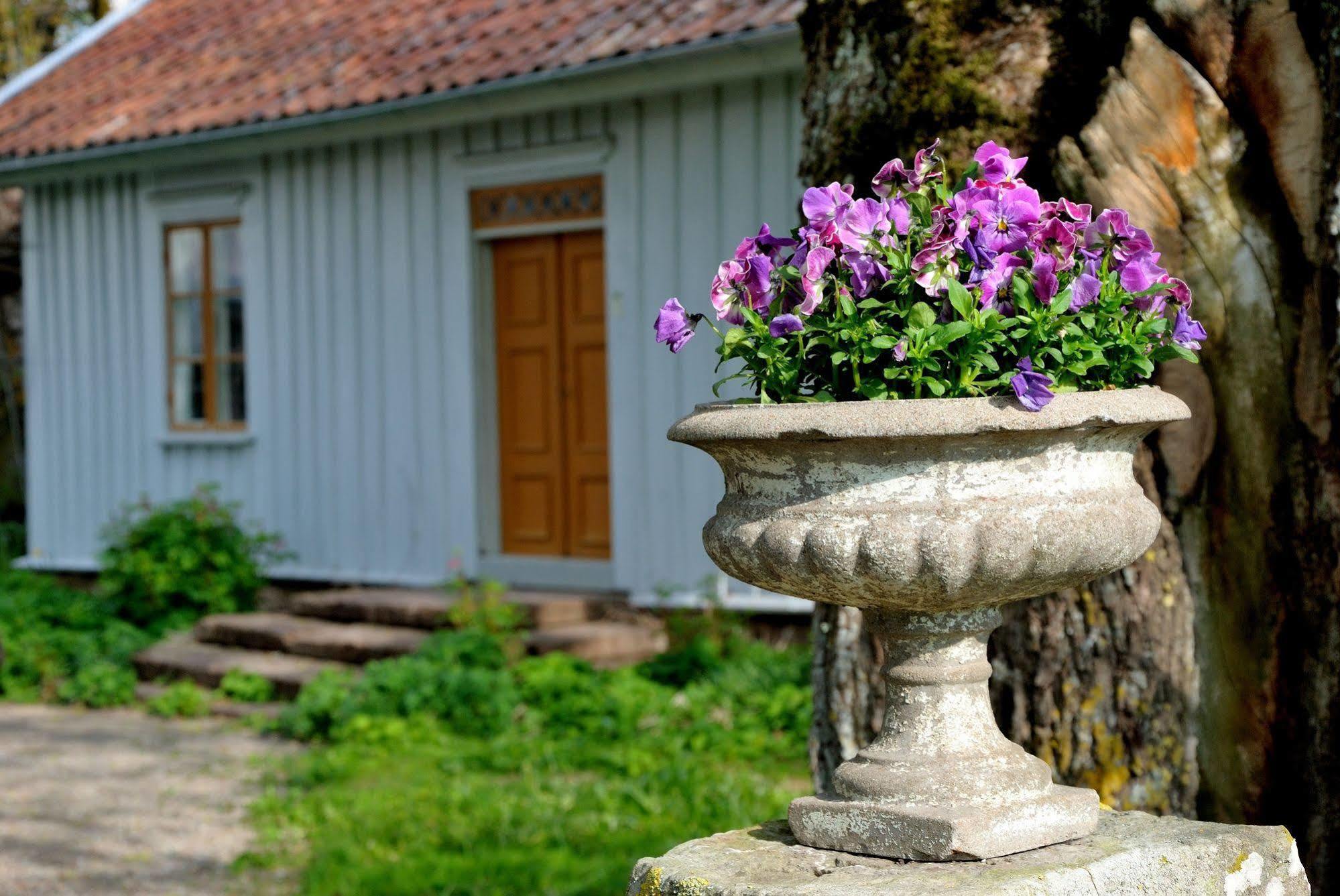 Naestegarden Bed & Breakfast Sätuna Екстериор снимка