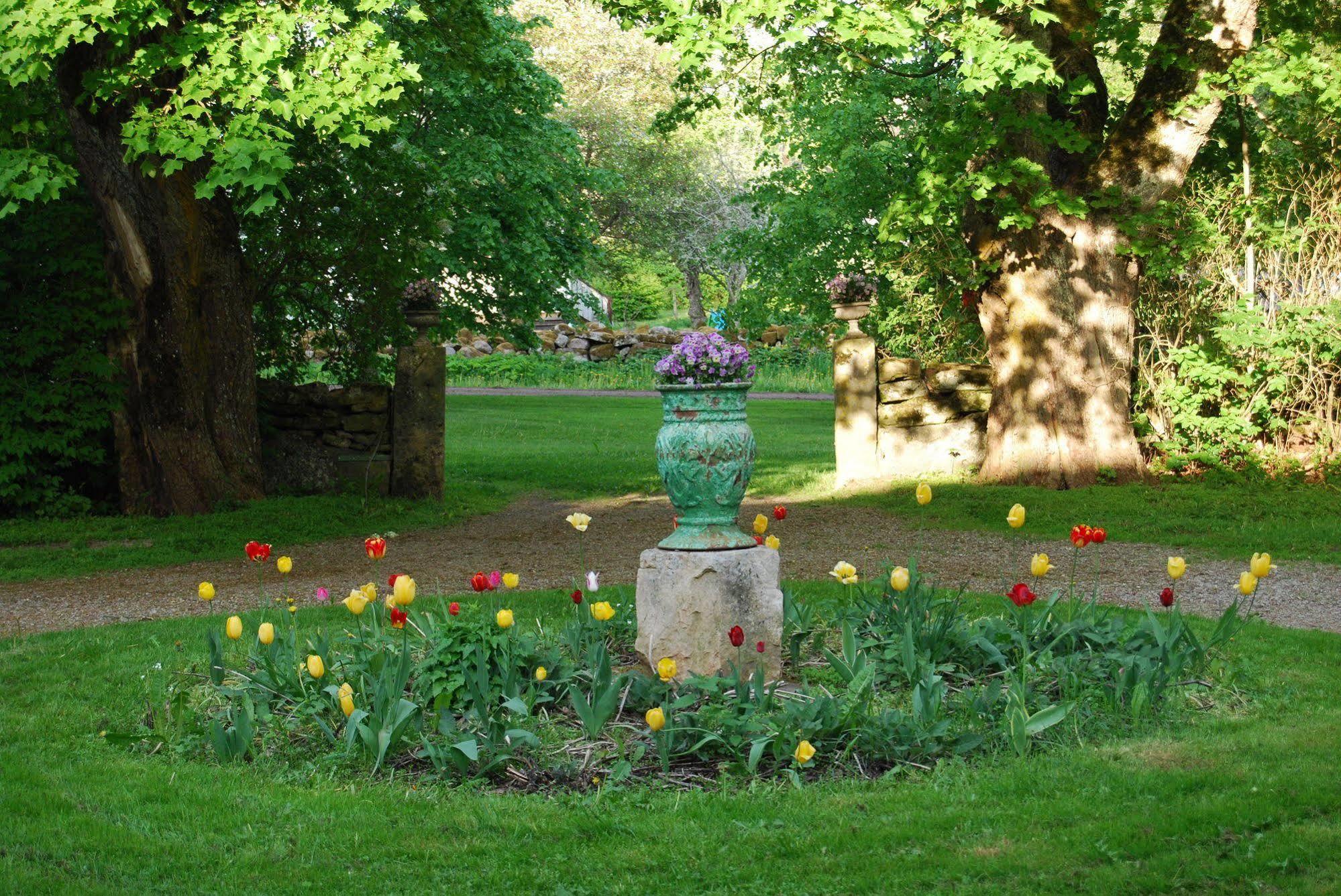 Naestegarden Bed & Breakfast Sätuna Екстериор снимка
